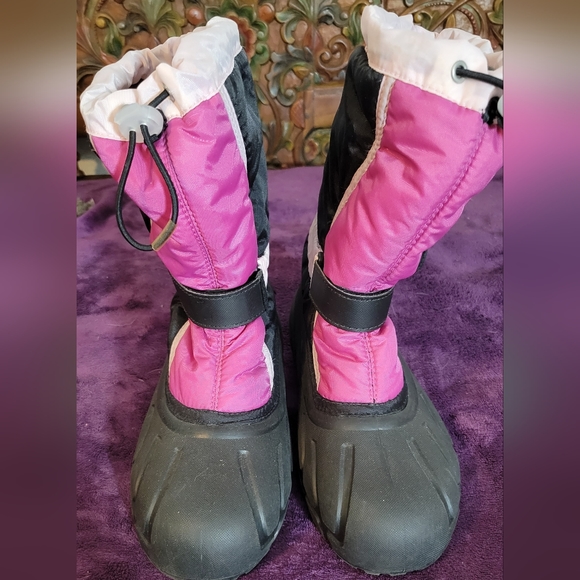 Snow Boots Womens - Picture 2 of 5